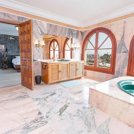 Mijas Castle 750m2, Beach, Pool, Privacy, Luxury